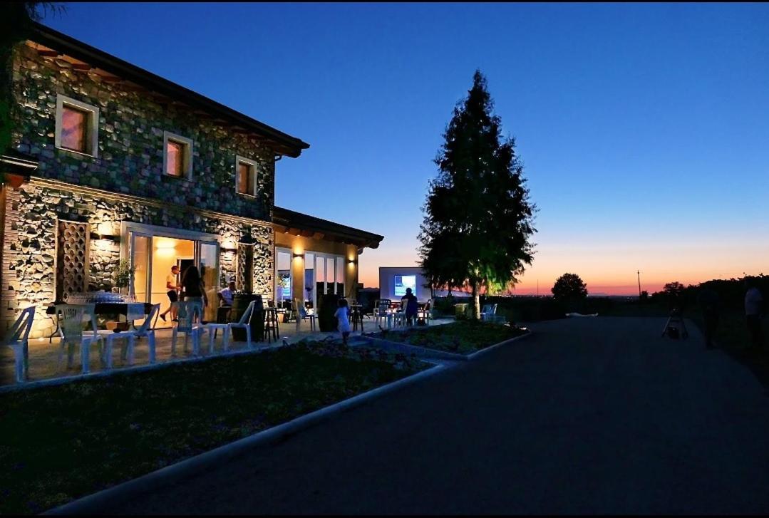 Agriturismo E Acetaia La Vedetta 카스텔베트로 외부 사진